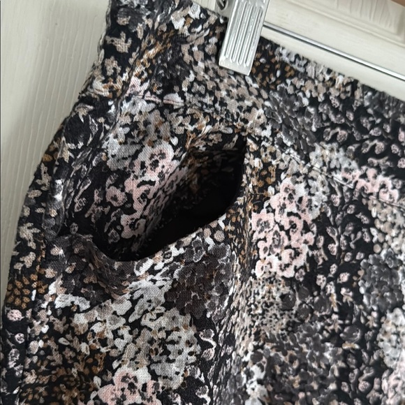 Isaac Mizrahi Multicolor Patterned Skorts Size 14 #466 - Picture 2 of 8